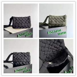 Picture of Bottega Veneta Handbags _SKUfw193635213fw